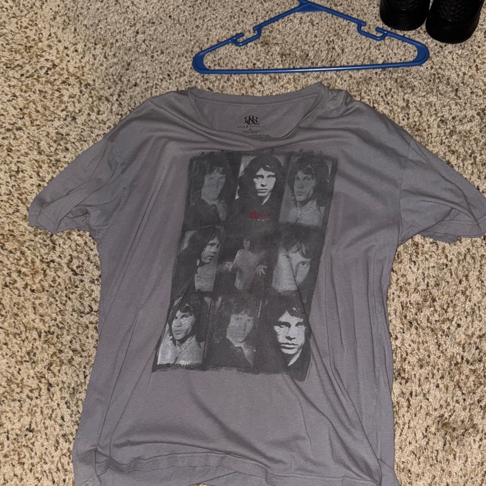 Rock & Republic Gray Graphic Tee